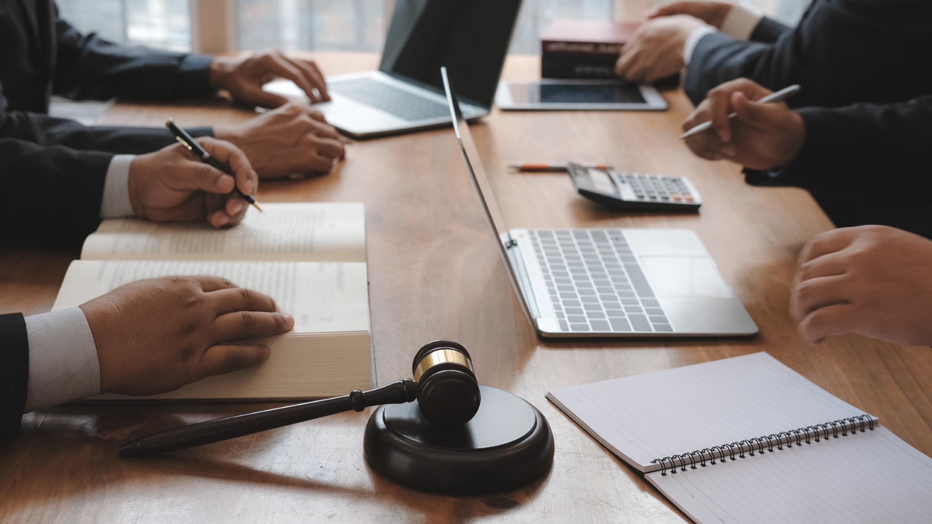 Levy Zavet: How Business Owners Can Effectively Resolve Legal Disputes Before Year-End 2025